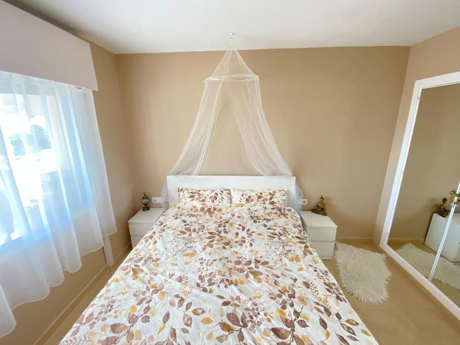 Lovely 1 Bedroom Apartment With Sea Views And Pool Estepona Ngoại thất bức ảnh