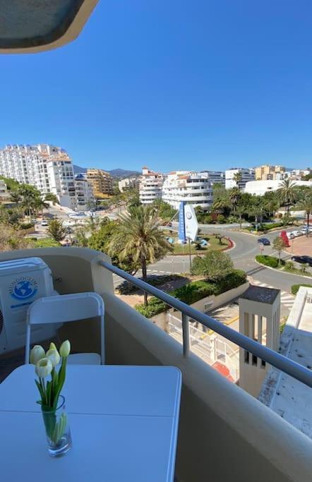 Lovely 1 Bedroom Apartment With Sea Views And Pool Estepona Ngoại thất bức ảnh