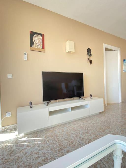 Lovely 1 Bedroom Apartment With Sea Views And Pool Estepona Ngoại thất bức ảnh